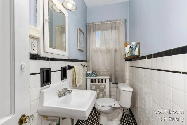 $375,000 | 331 Aurora Street Southeast, Grand Rapids, MI 49507