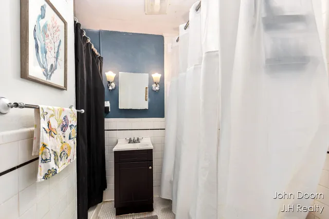 $375,000 | 331 Aurora Street Southeast, Grand Rapids, MI 49507