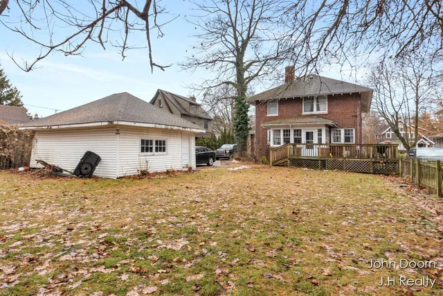 $375,000 | 331 Aurora Street Southeast, Grand Rapids, MI 49507