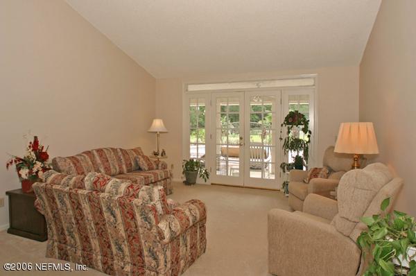 13201 Mandarin Road Jacksonville, FL 32223 - Photo 2 of 12 Living Room