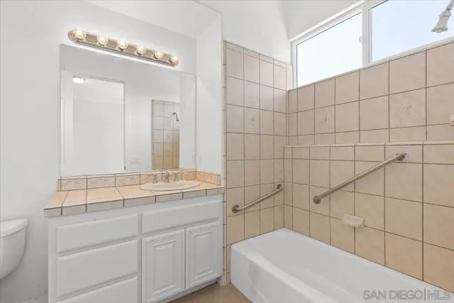 $1,050,000 | 2749 Los Alisos Drive, Fallbrook, CA 92028