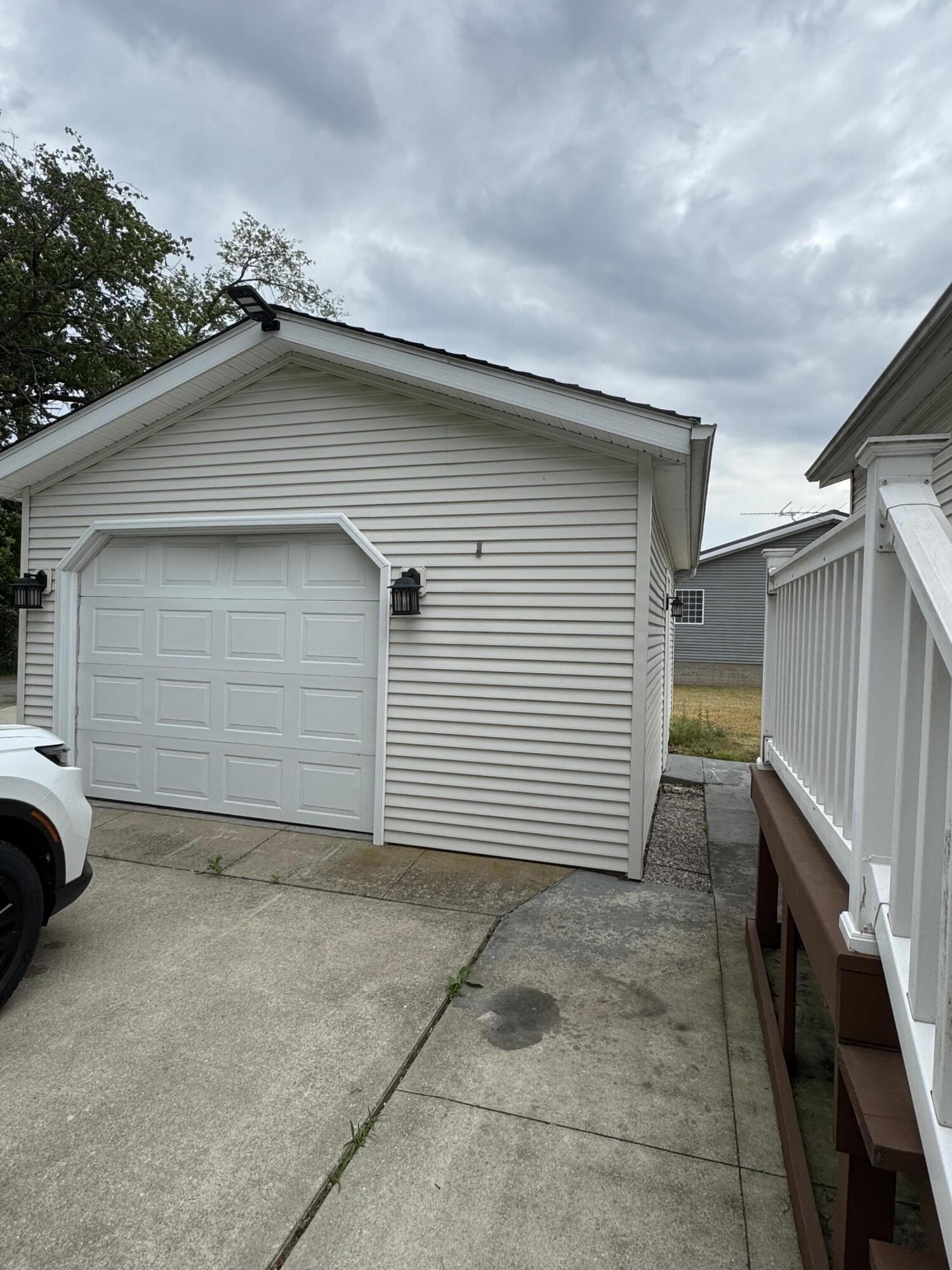 818 Raisin River Road Three Rivers, MI 49093 - Photo 21 of 26 AE4B6786-F602-473D-8391-45AEB778DD15