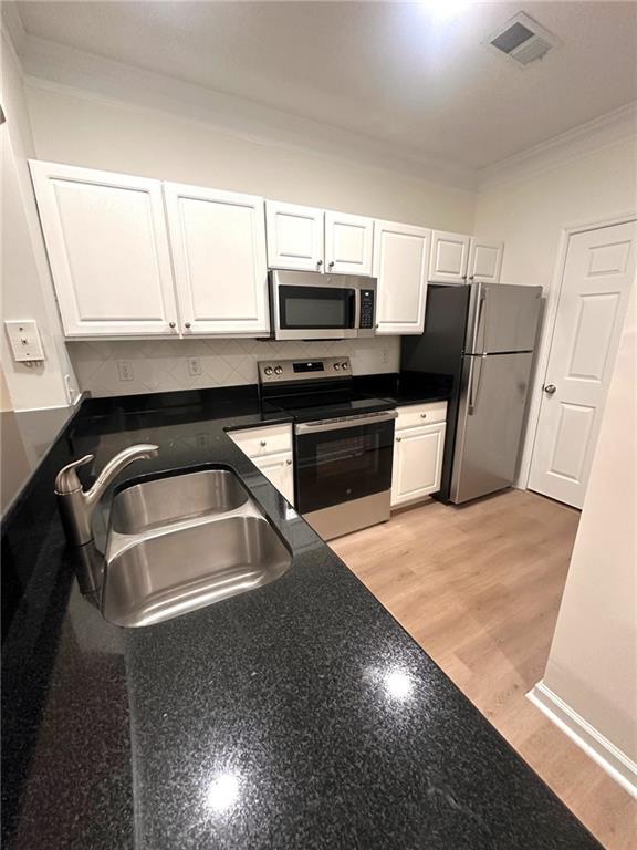 1222 Westchester Ridge Northeast Atlanta, GA 30329 - Photo 10 of 26