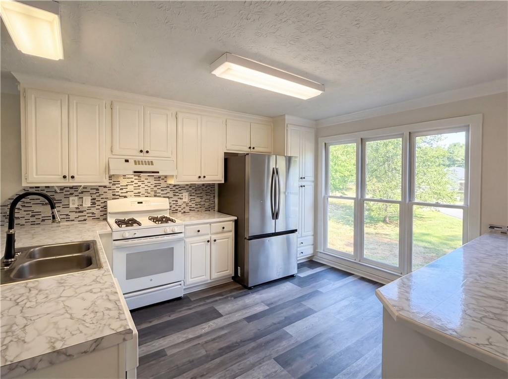 20 Craig Way Covington, GA 30016 - Photo 2 of 24