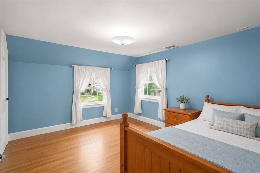 42 Sheridan Road Wellesley, MA 02481 - Photo 23 of 35 Gallery Image 23