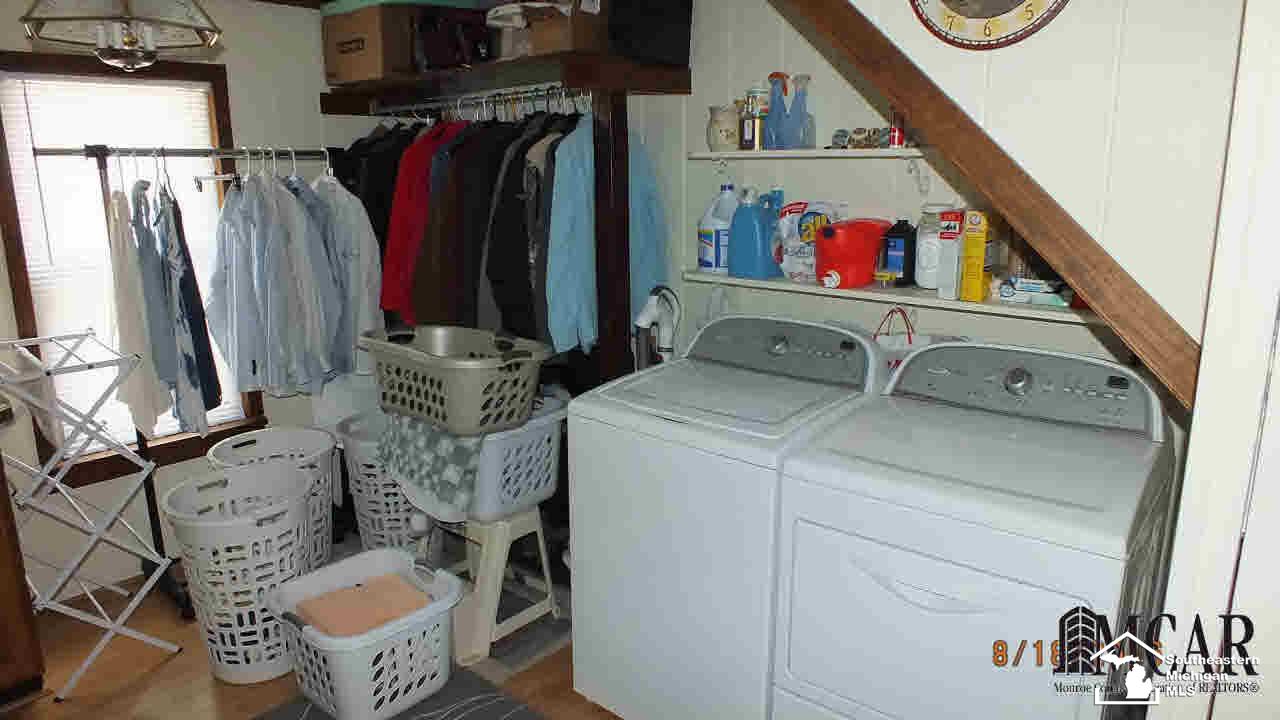 10137 Telegraph Road Erie, MI 48133 - Photo 23 of 28 Laundry