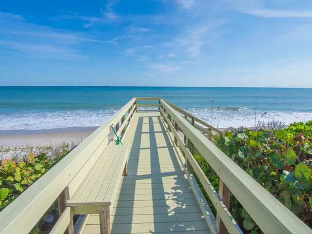 $4,000,000 | 400 Oceanview Lane, Vero Beach, FL 32963