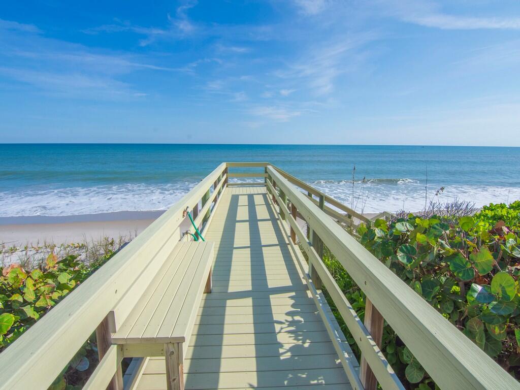 400 Oceanview Lane Vero Beach, FL 32963 - Photo 39 of 59 a view of wooden floor