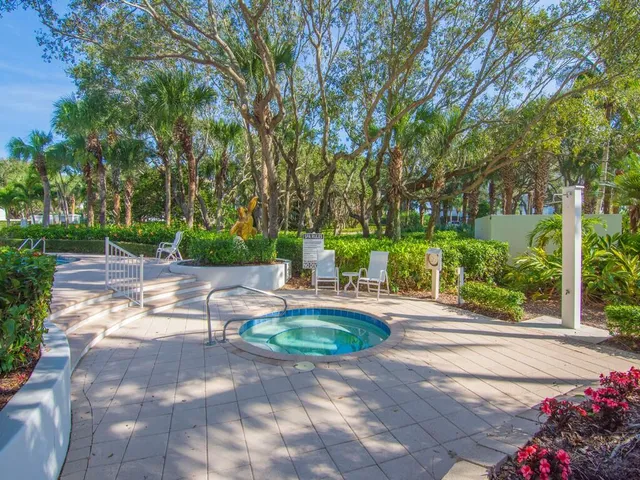 $4,000,000 | 400 Oceanview Lane, Vero Beach, FL 32963