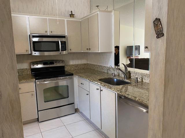 8906 Meadowlark Way Boca Raton, FL 33496 - Photo 7 of 18 IMG_9526