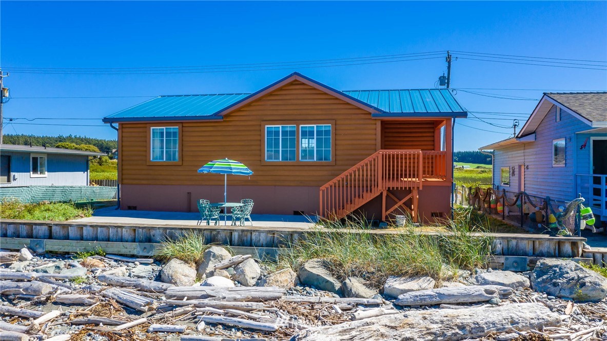 2653 West Beach Road Oak Harbor, WA 98277 - Photo 2 of 35 Gallery Image 2