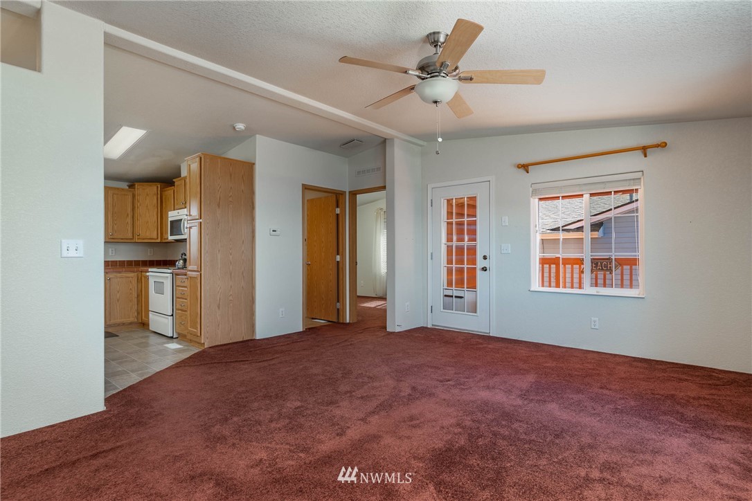 2653 West Beach Road Oak Harbor, WA 98277 - Photo 11 of 35 Gallery Image 11
