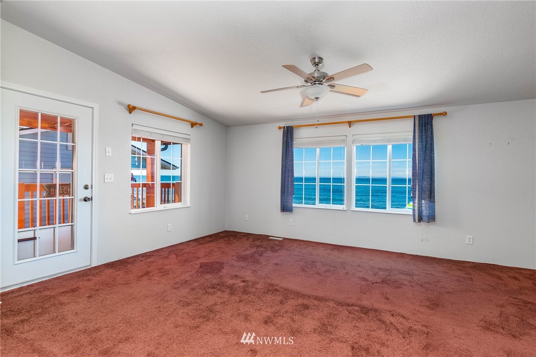 2653 West Beach Road Oak Harbor, WA 98277 - Photo 13 of 35 Gallery Image 13