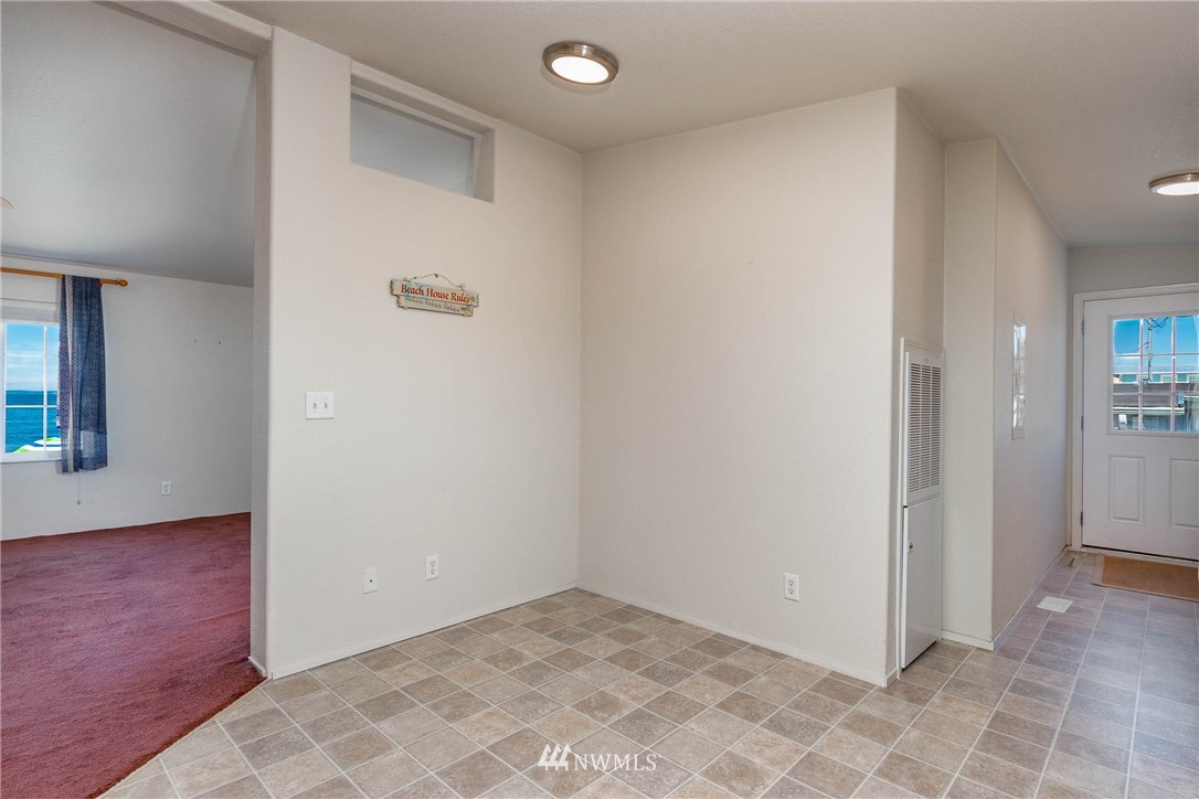 2653 West Beach Road Oak Harbor, WA 98277 - Photo 17 of 35 Gallery Image 17