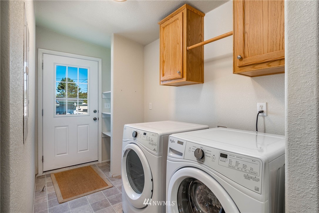 2653 West Beach Road Oak Harbor, WA 98277 - Photo 18 of 35 Gallery Image 18