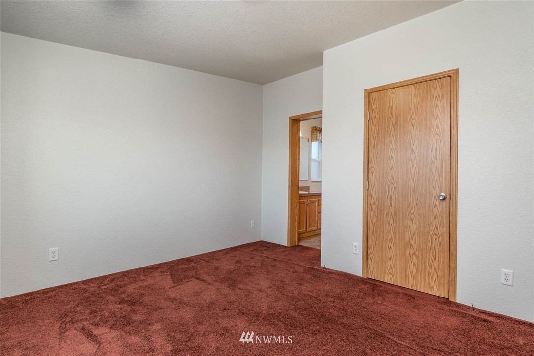 2653 West Beach Road Oak Harbor, WA 98277 - Photo 20 of 35 Gallery Image 20