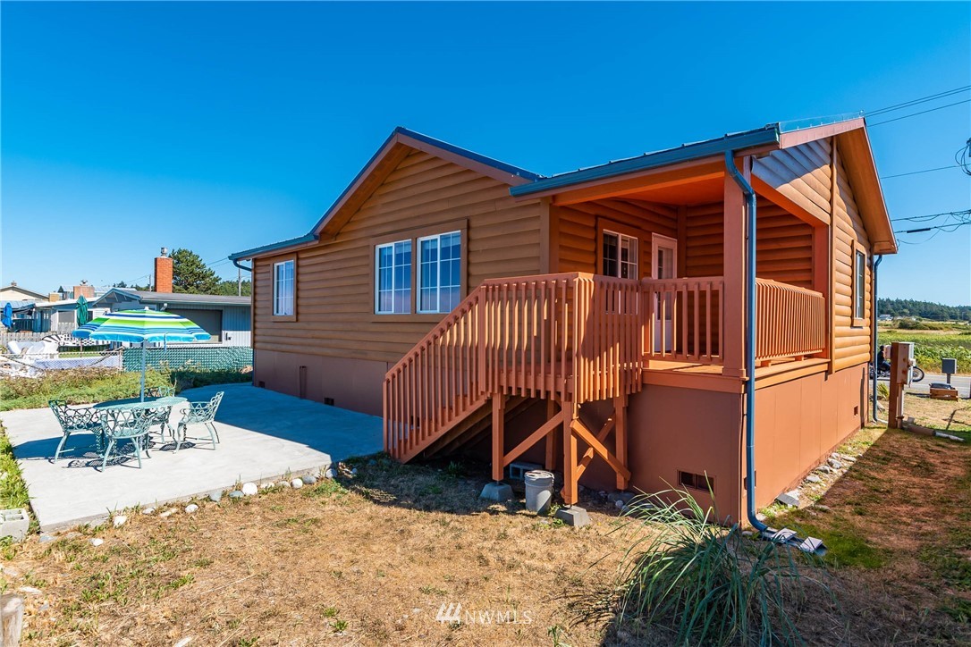 2653 West Beach Road Oak Harbor, WA 98277 - Photo 5 of 35 Gallery Image 5