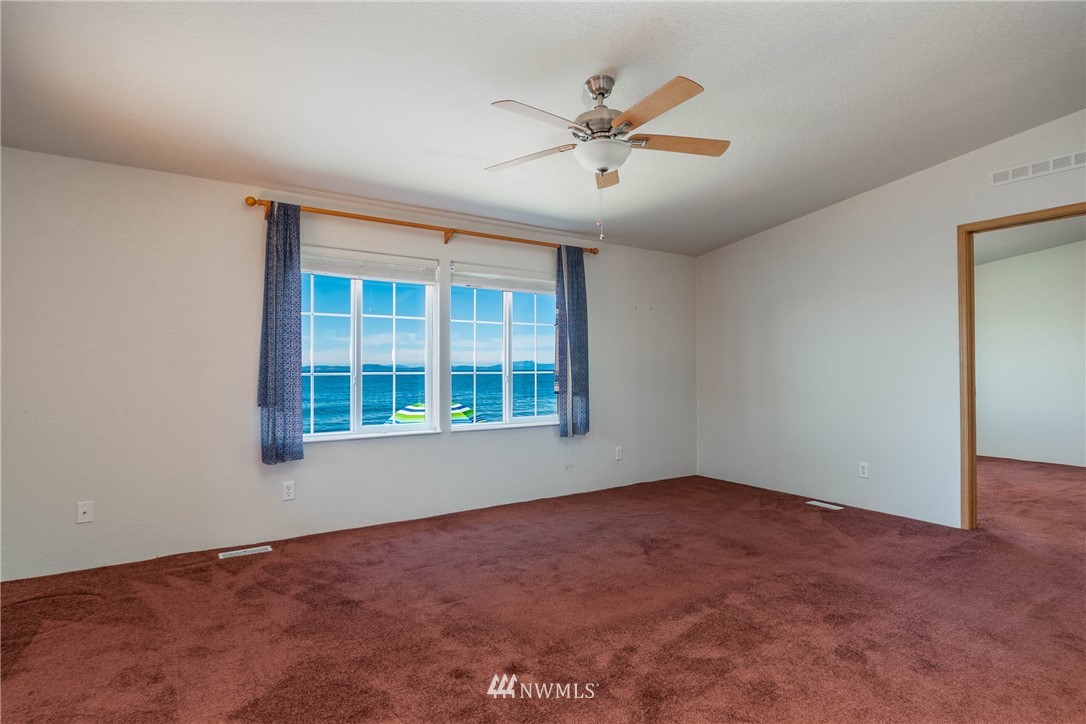 2653 West Beach Road Oak Harbor, WA 98277 - Photo 9 of 35 Gallery Image 9