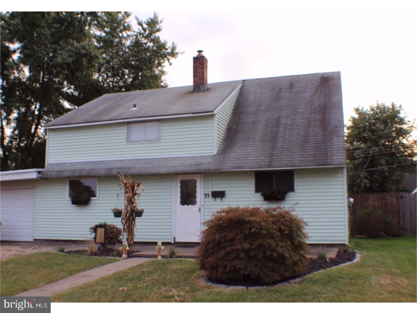33 Greenbriar Road Levittown, PA 19057 - Photo 1 of 24 Exterior Front