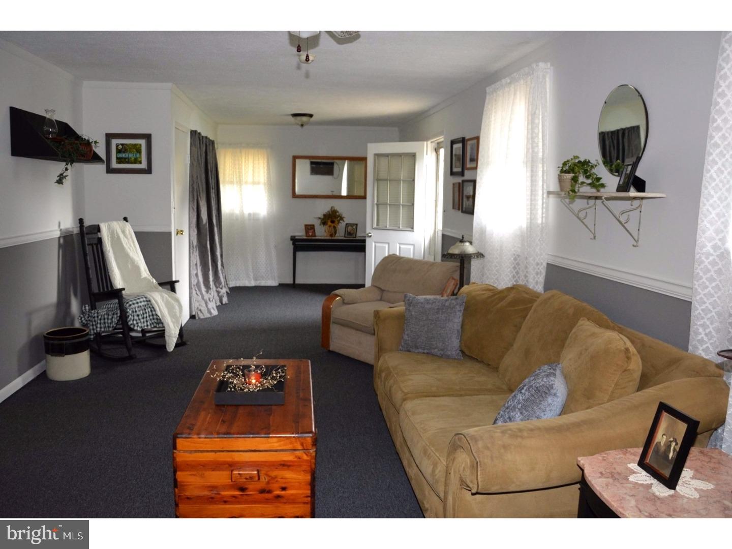 33 Greenbriar Road Levittown, PA 19057 - Photo 7 of 24 Great Room