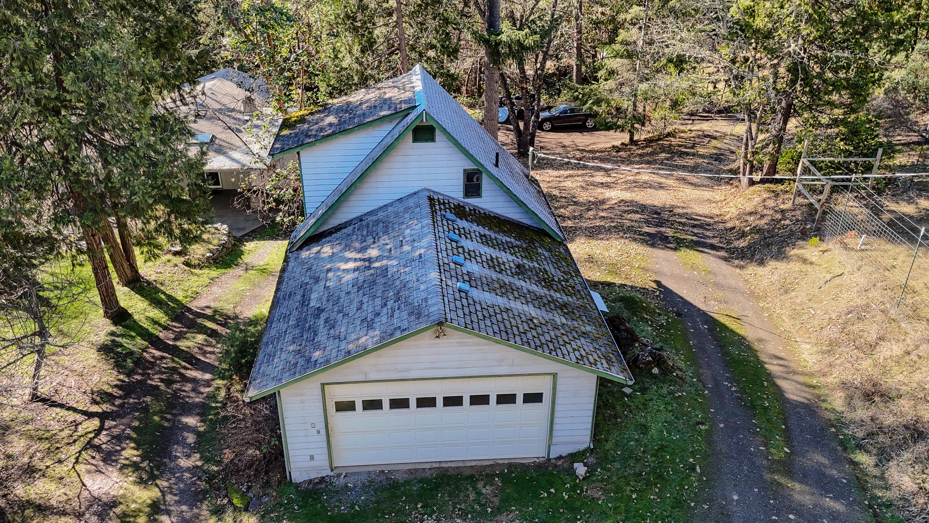 10950 Ramsey Road Gold Hill, OR 97525 - Photo 31 of 59 View of garage