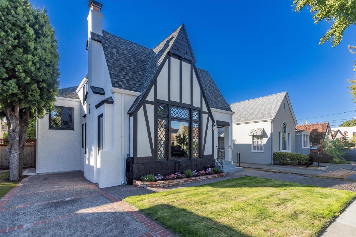 1821 Yale Drive Alameda, CA 94501 - Photo 9 of 74 a view of a house with swimming pool and sitting area