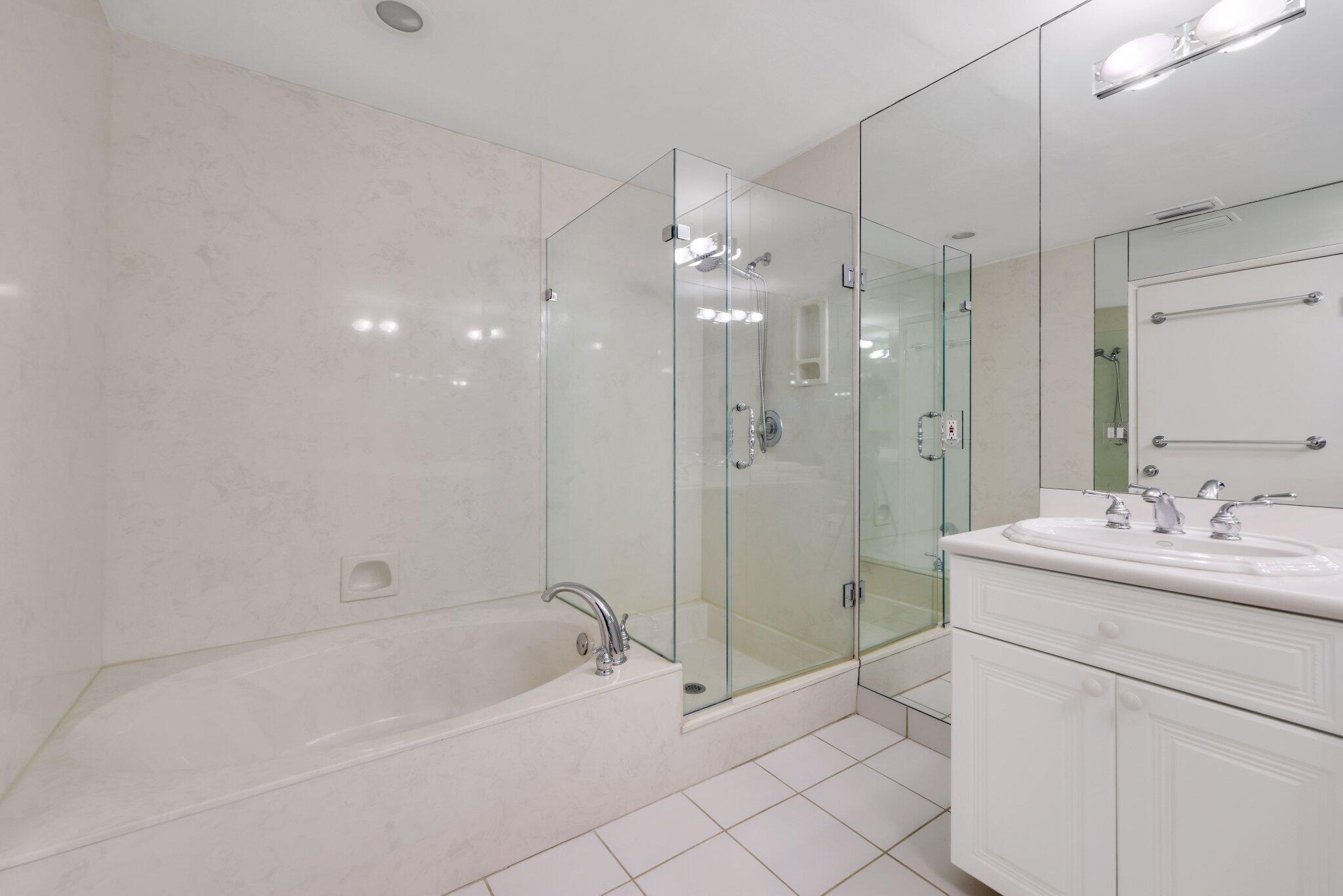 240 Captains Walk, Unit 5140 Delray Beach, FL 33483 - Photo 12 of 30 img_3331.jpg-SMALL