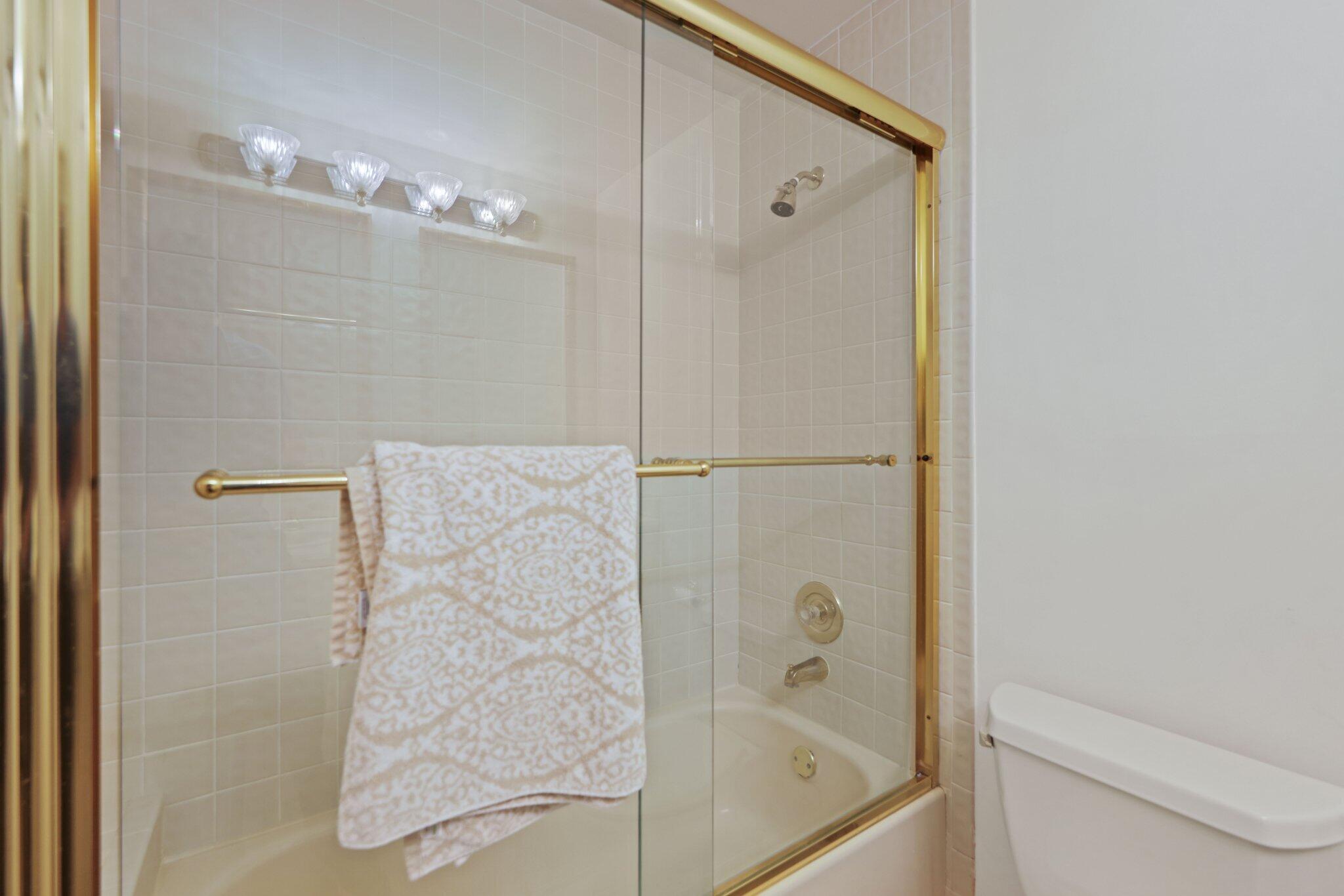 240 Captains Walk, Unit 5140 Delray Beach, FL 33483 - Photo 16 of 30 IMG_3356.jpg-SMALL