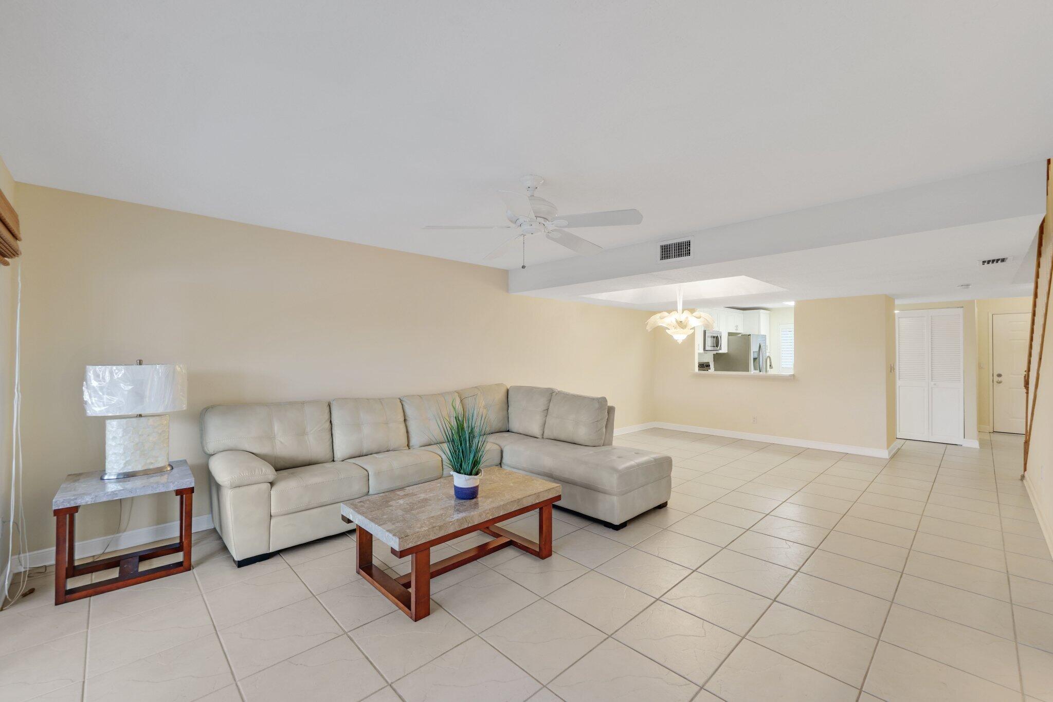 240 Captains Walk, Unit 5140 Delray Beach, FL 33483 - Photo 18 of 30 img_3251.jpg-SMALL