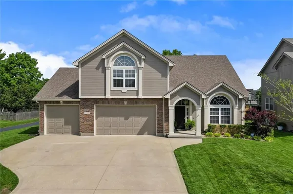 $425,000 | 2209 Northeast Wyndham Drive, Blue Springs, MO 64029