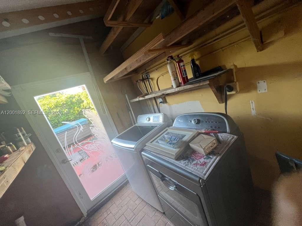 6900 Southwest 22nd Street Miami, FL 33155 - Photo 10 of 44 Gallery Image 10