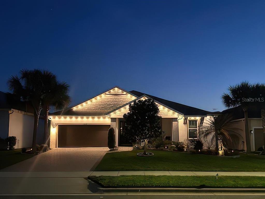 1235 Waterview Ridge Circle Apopka, FL 32703 - Photo 76 of 82 a view of a house with a porch