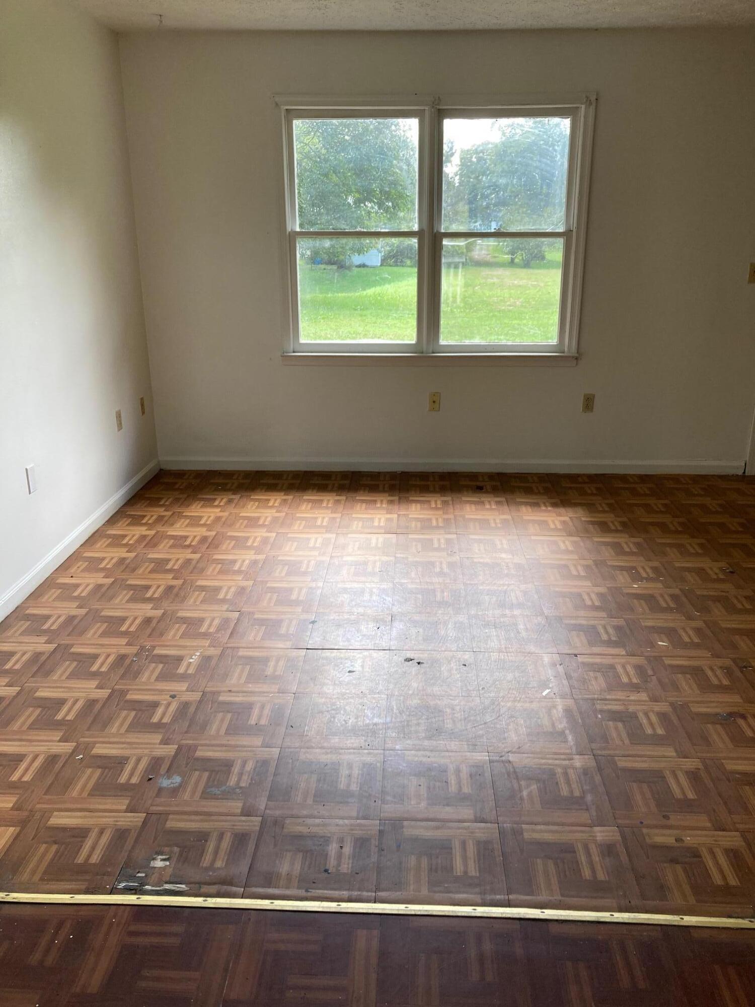 2606 Cannaday Road Northeast Roanoke, VA 24012 - Photo 8 of 16 living room