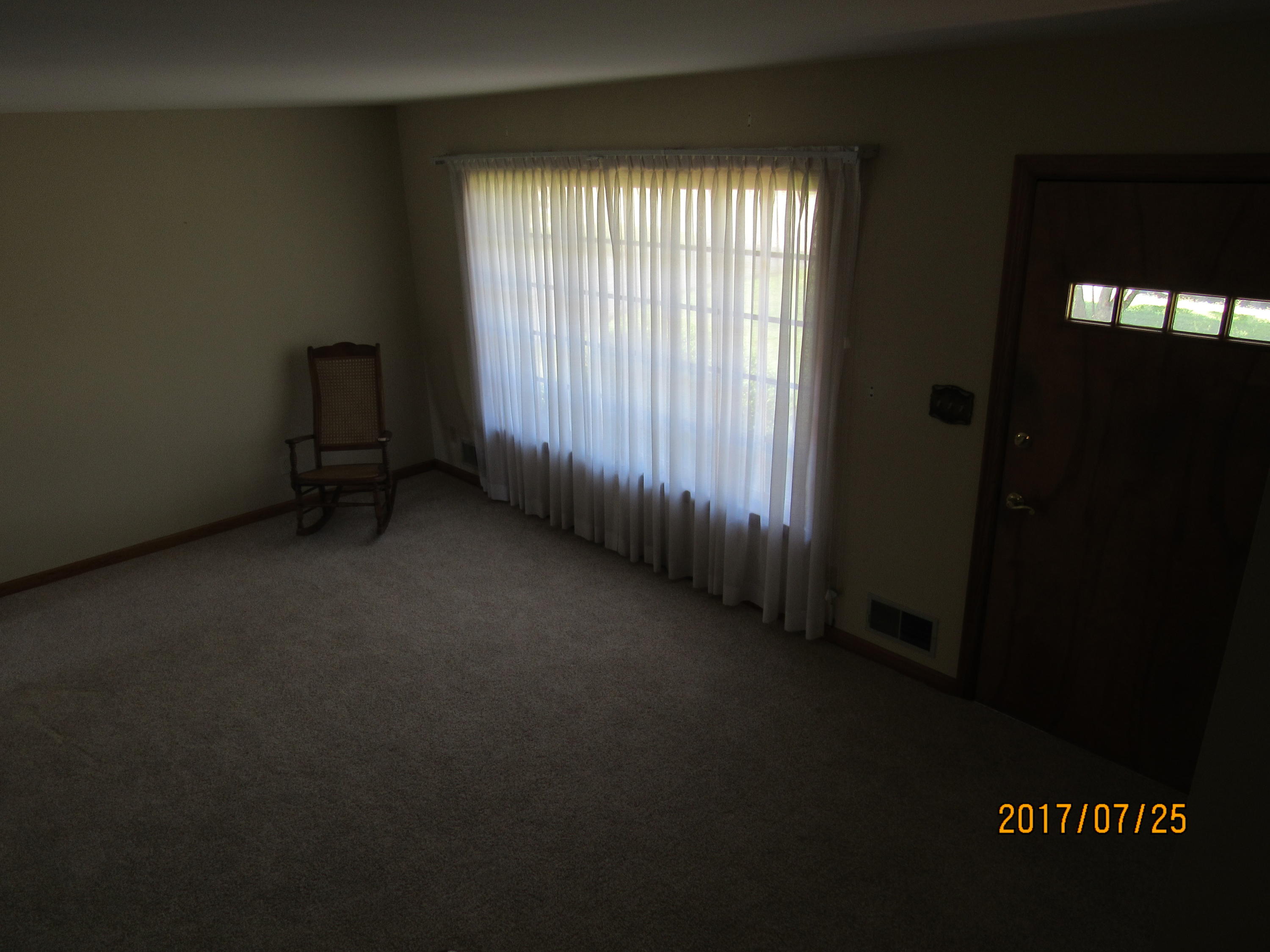 1772 Glendon Road Salem, VA 24153 - Photo 3 of 18 Living Room w/Large picture window