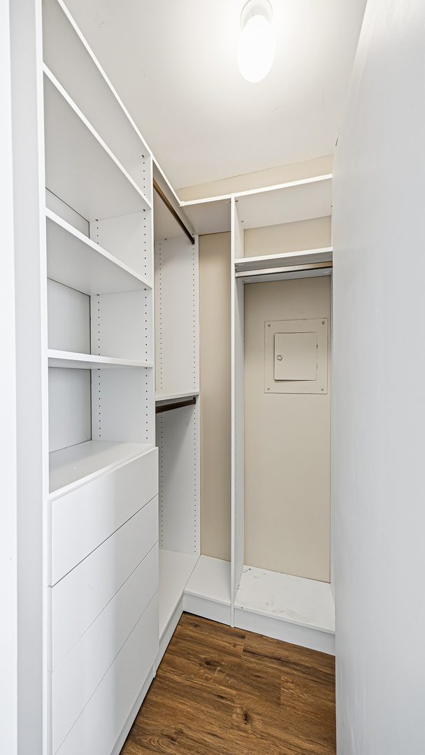 3110 North Sheridan Road, Unit 1807 Chicago, IL 60657 - Photo 12 of 21 a view of an empty walk in closet
