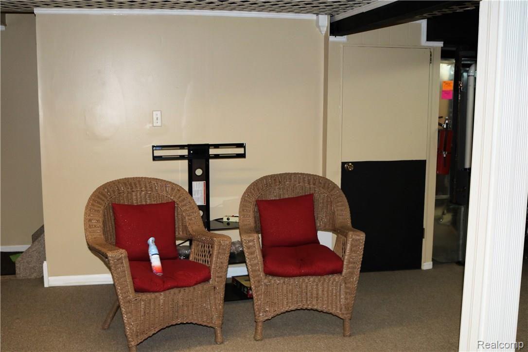 54414 Mound Road Utica, MI 48316 - Photo 33 of 57 IMG_9560.JPG
