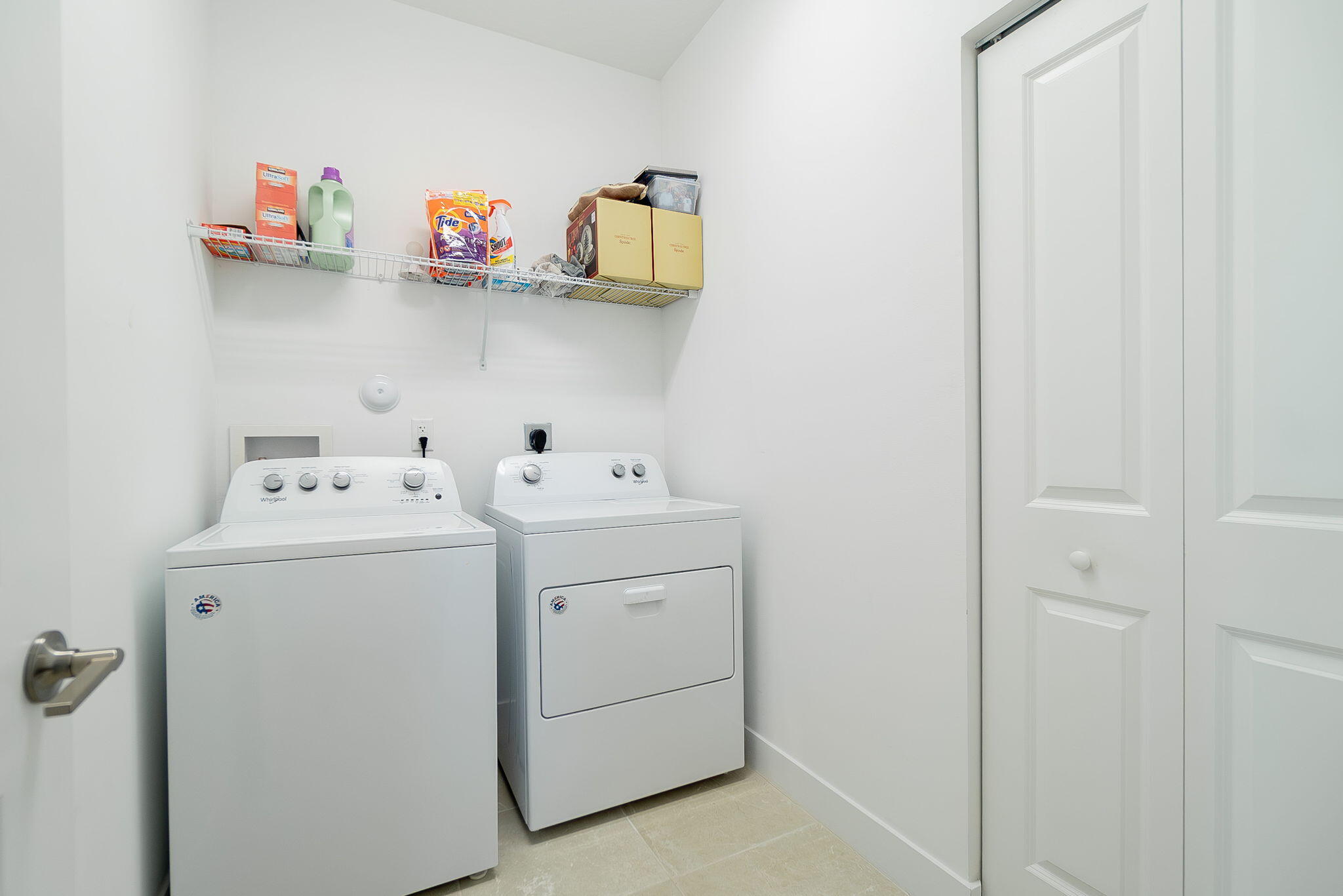 3015 Butternut Lane Riviera Beach, FL 33410 - Photo 25 of 37 Laundry room