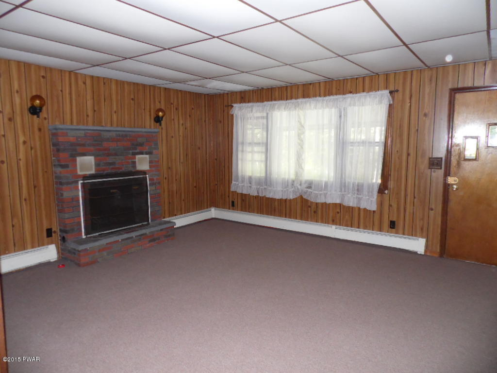 228 Doolan Road Dingmans Ferry, PA 18328 - Photo 7 of 14