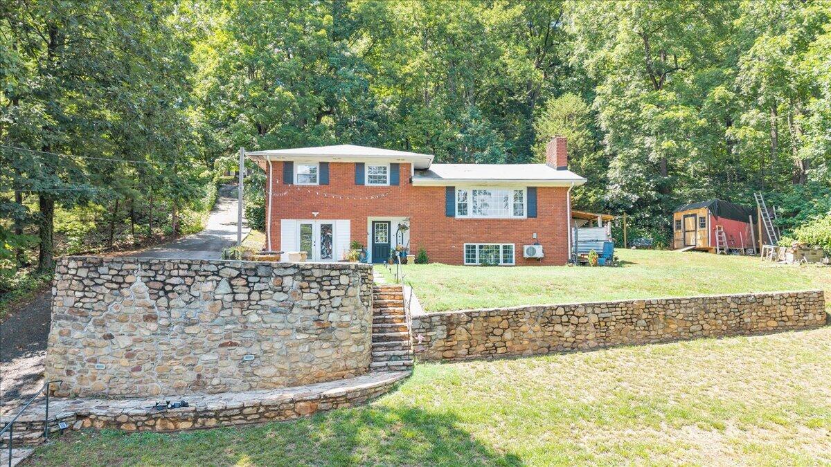 731 Eddies Road Salem, VA 24153 - Photo 40 of 48 View of front of home