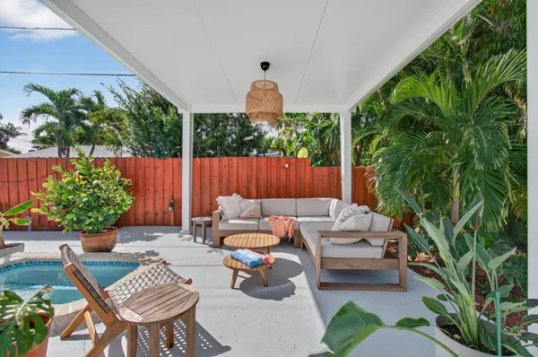 $8,500 | 802 Mallard Drive, Delray Beach, FL 33444