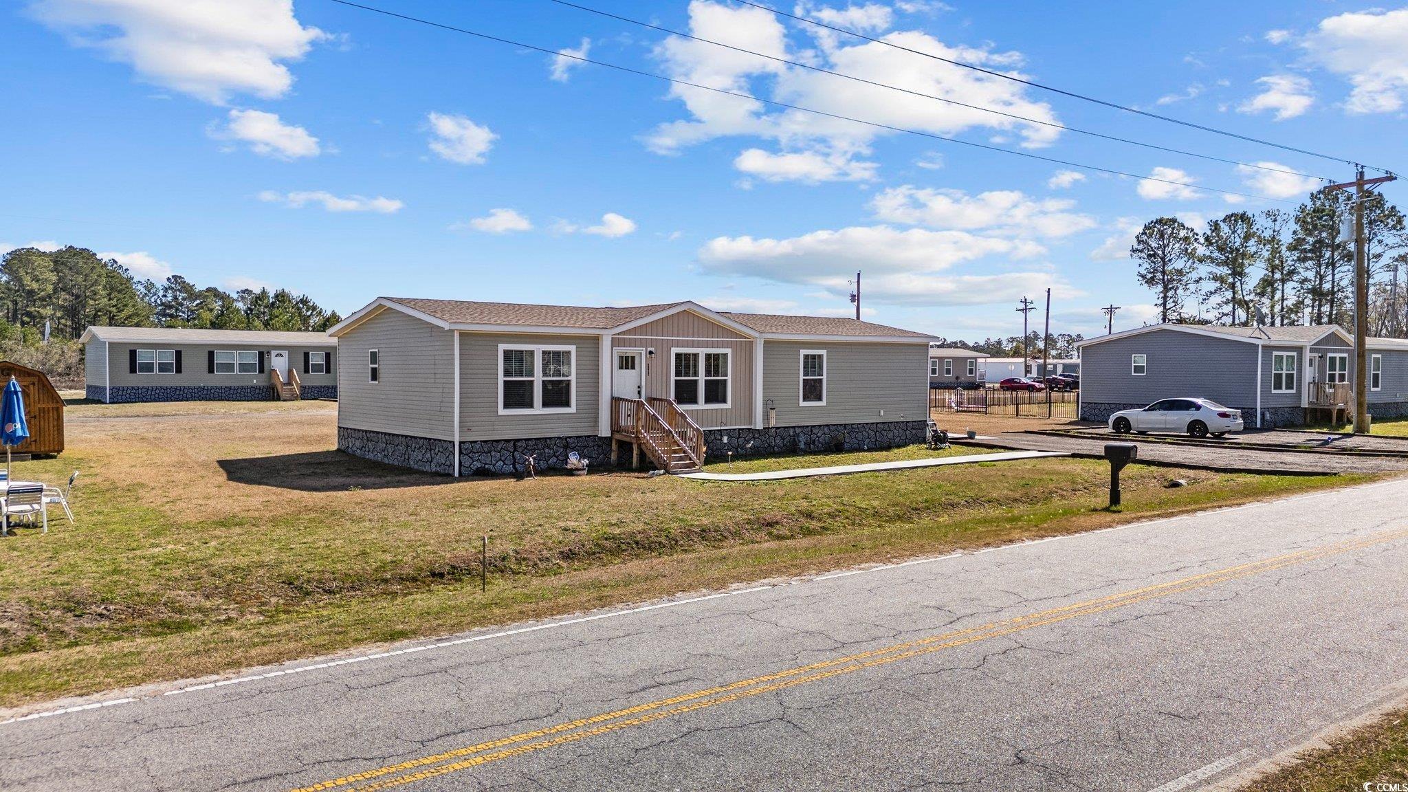3816 Wayside Road Conway, SC 29527 - Photo 3 of 34 Manufactured / mobile home with a front lawn
