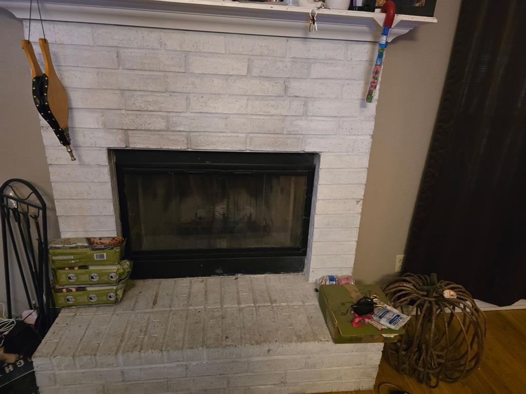 415 Ingred Street Waco, TX 76705 - Photo 3 of 8 a living room with furniture