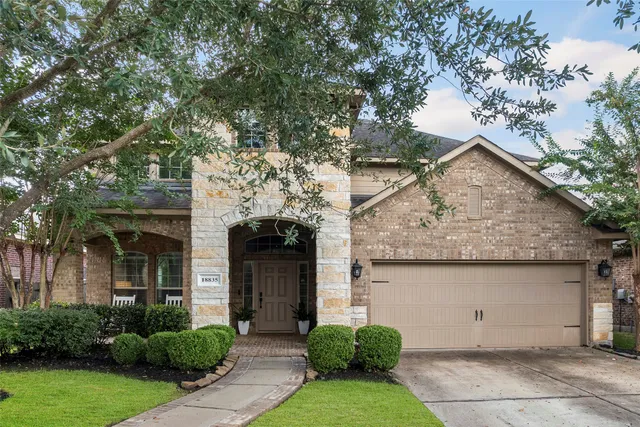 $425,000 | 18835 Cove Pointe Drive, Cypress, TX 77433