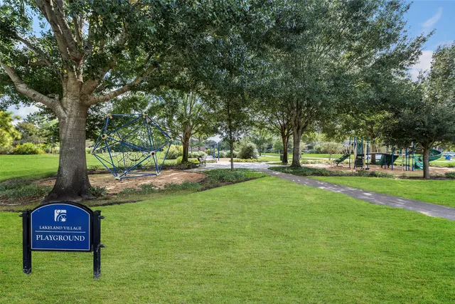 $425,000 | 18835 Cove Pointe Drive, Cypress, TX 77433