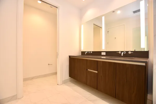 $10,484 | 60 East Randolph Street, Unit PH25C, Chicago, IL 60601