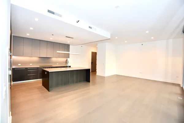 $10,484 | 60 East Randolph Street, Unit PH25C, Chicago, IL 60601