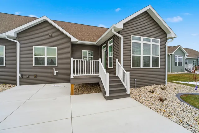 $549,900 | 1382 Lighthouse Village Road, Fond du Lac, WI 54937