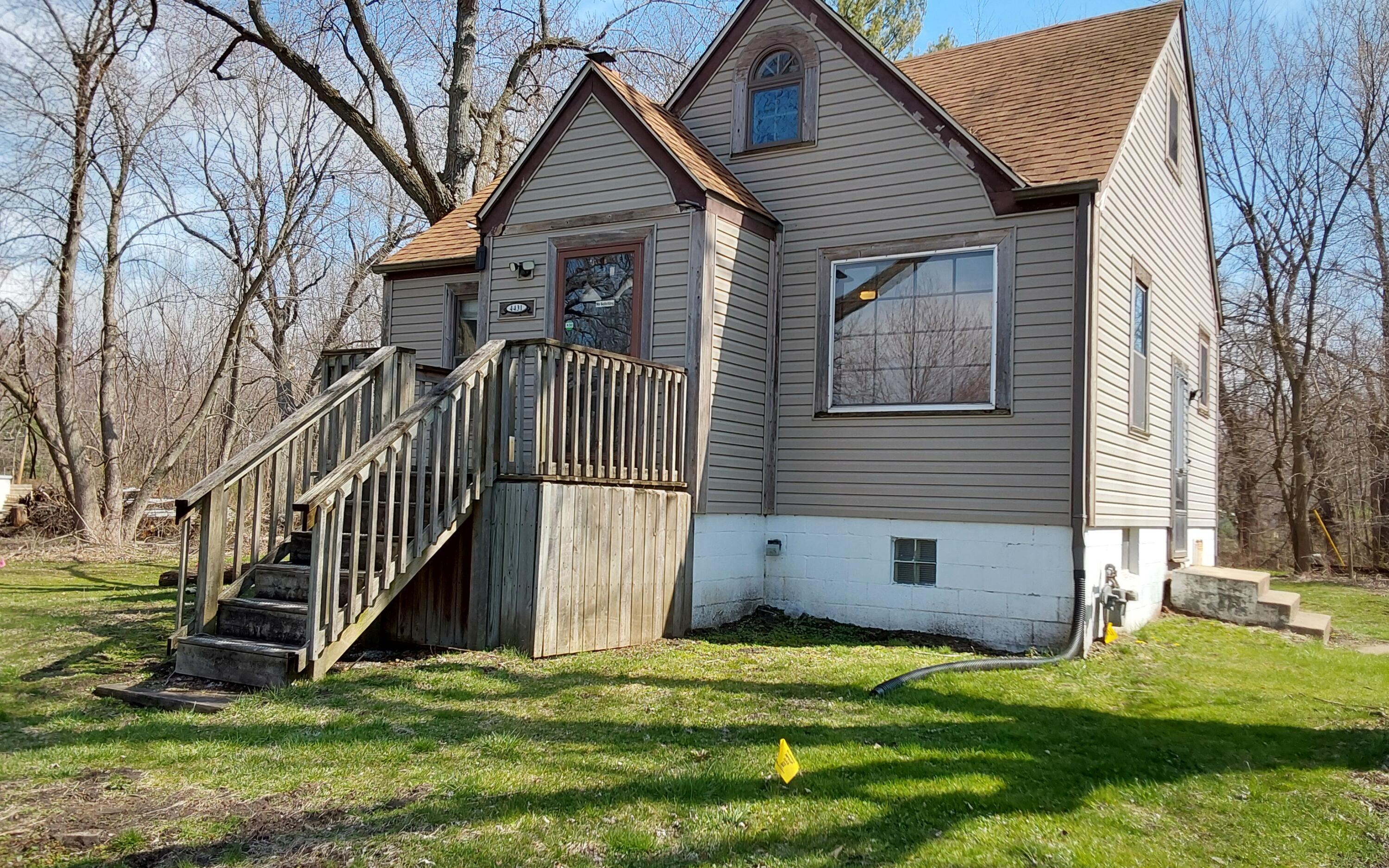 4431 Ellsworth Place Gary, IN 46408 - Photo 1 of 14 3000x1875