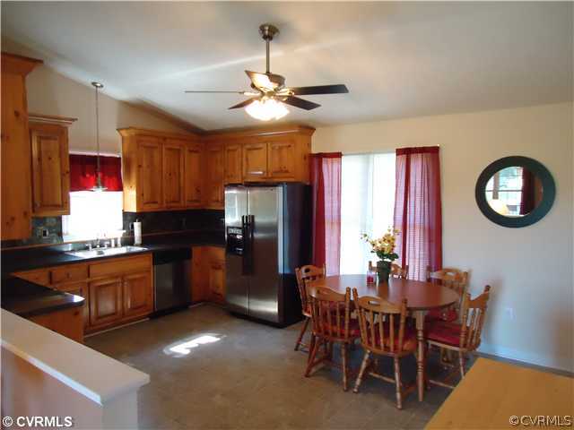 5817 West River Road Aylett, VA 23009 - Photo 4 of 15 Kitchen