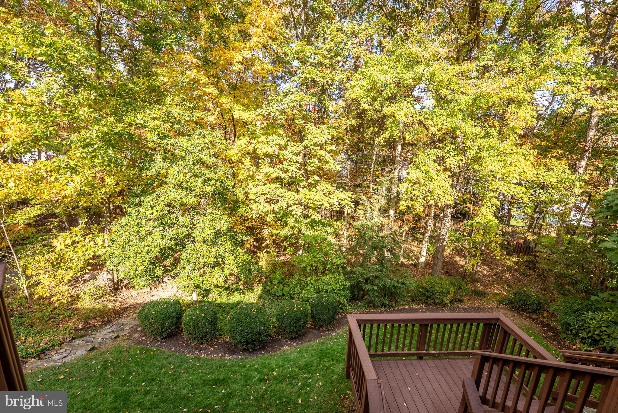 8924 Peoria Court Springfield, VA 22153 - Photo 26 of 46 a view of balcony with wooden fence and trees